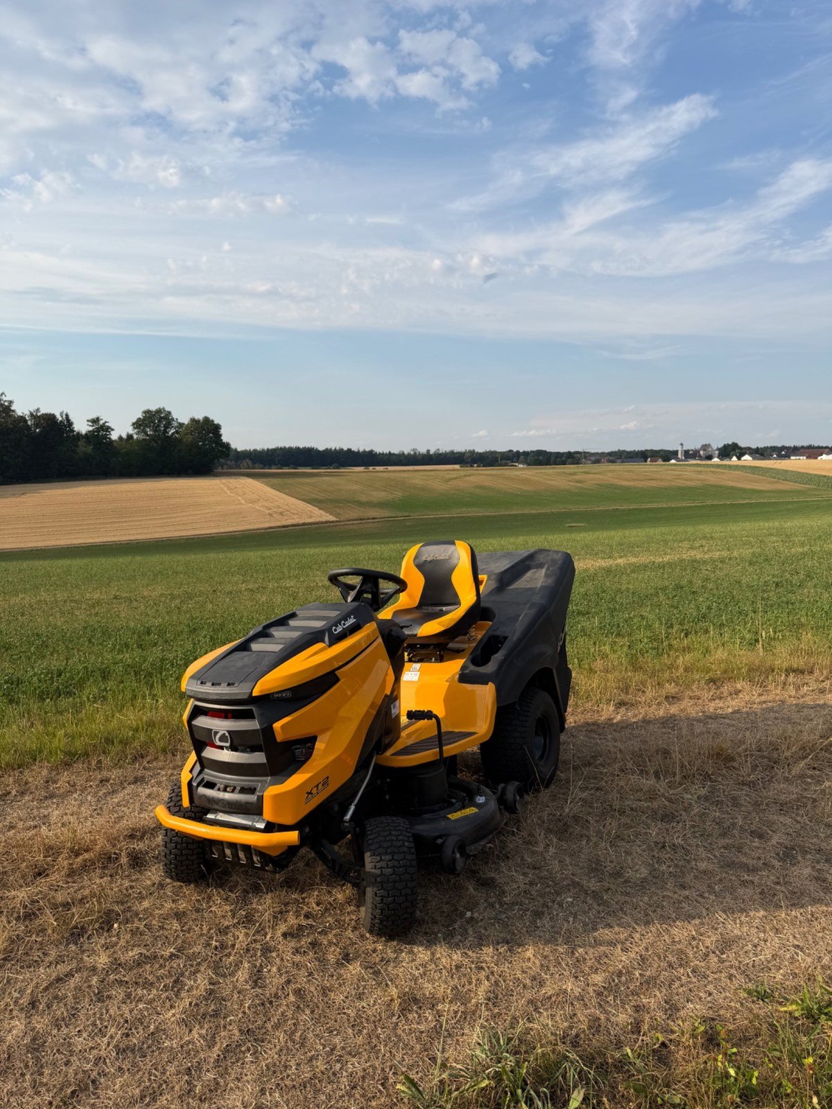 Cub Cadet XT2