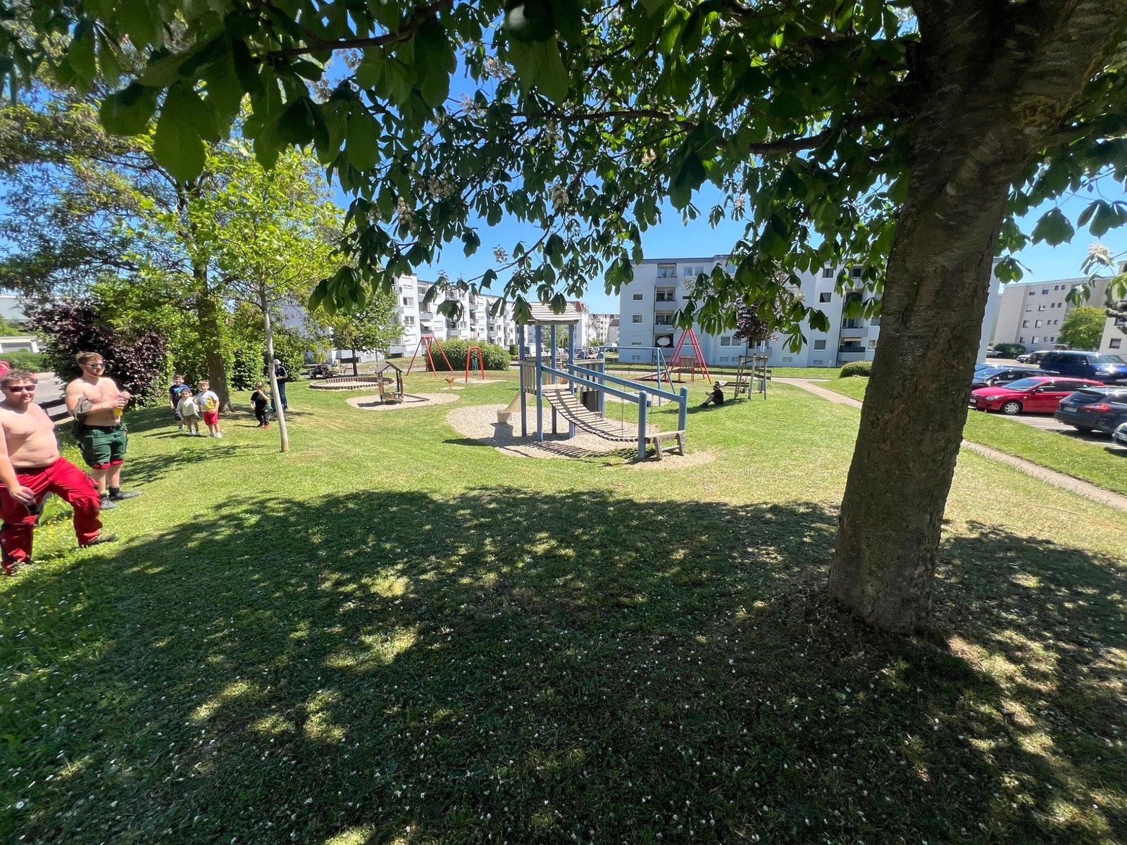 Referenz Spielplatzpflege – Spielplatz mit Nutzern